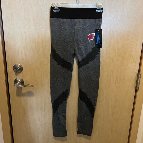 Pants - NWT badgers leggings